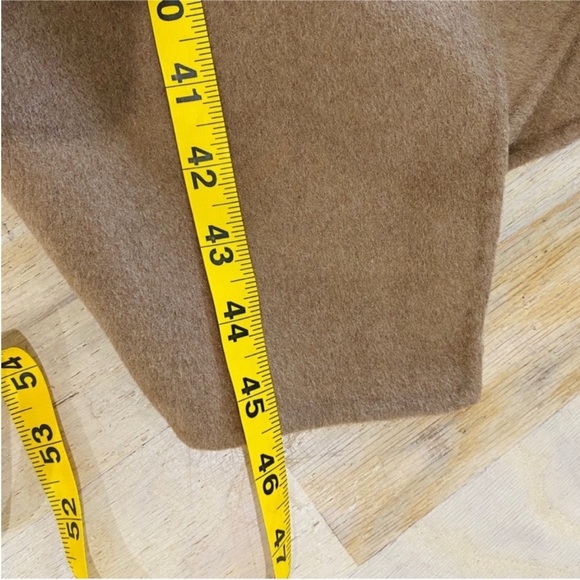 Zara wool blend oversized collarless wrap coat
BLOGGERS FAVORITE!!!! - Picture 13 of 16